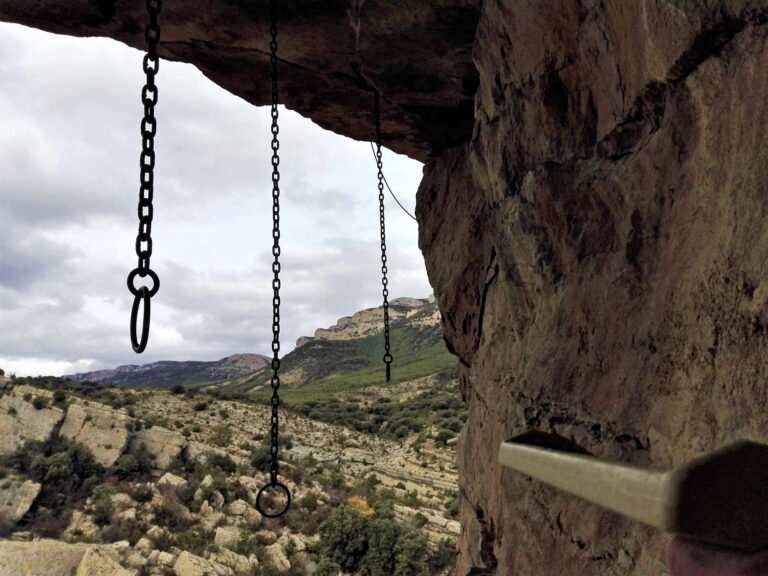 1-via_ferrata_via_cordata_pyrenees_pirineos_cagate_lorito_feliz_navidad_1-768x576