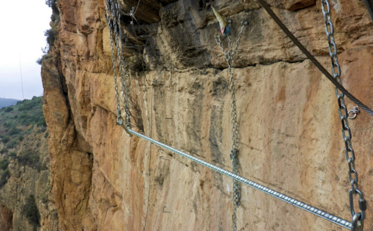 2-via_ferrata_via_cordata_pyrenees_pirineos_cagate_lorito_feliz_navidad_2-e1714565253660-768x476